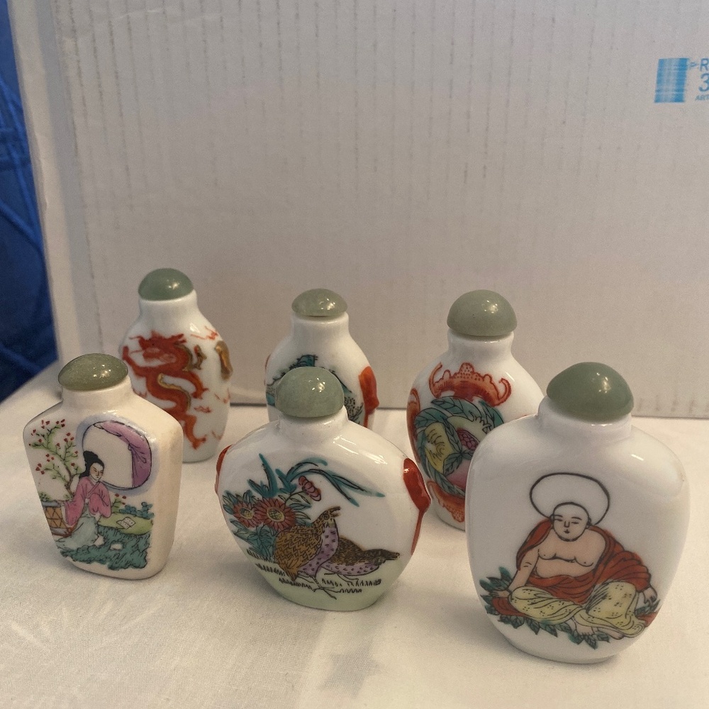 Six Mini Asian Bottles Snuff Bottles